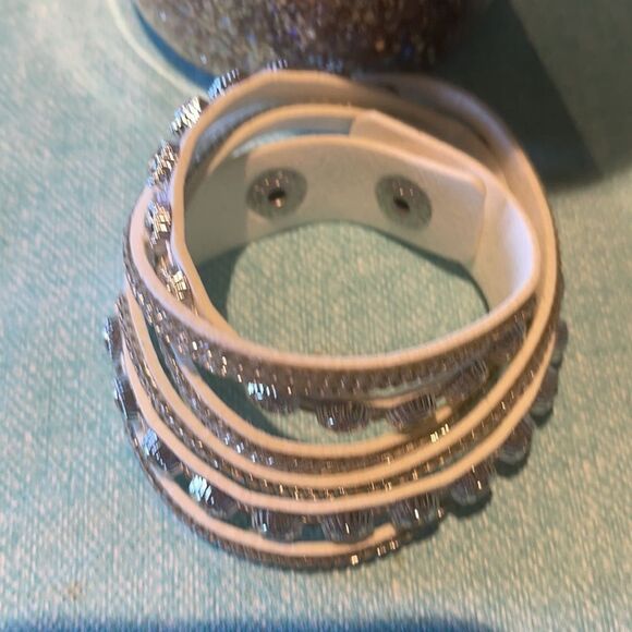 WHITE RHINESTONE Wrap Bracelet! - Picture 2 of 4